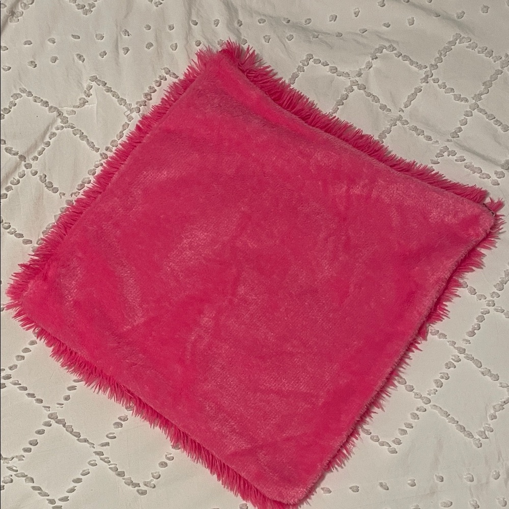 Fuzzy Pink pillow cover super soft brand new - Picture 2 of 6
